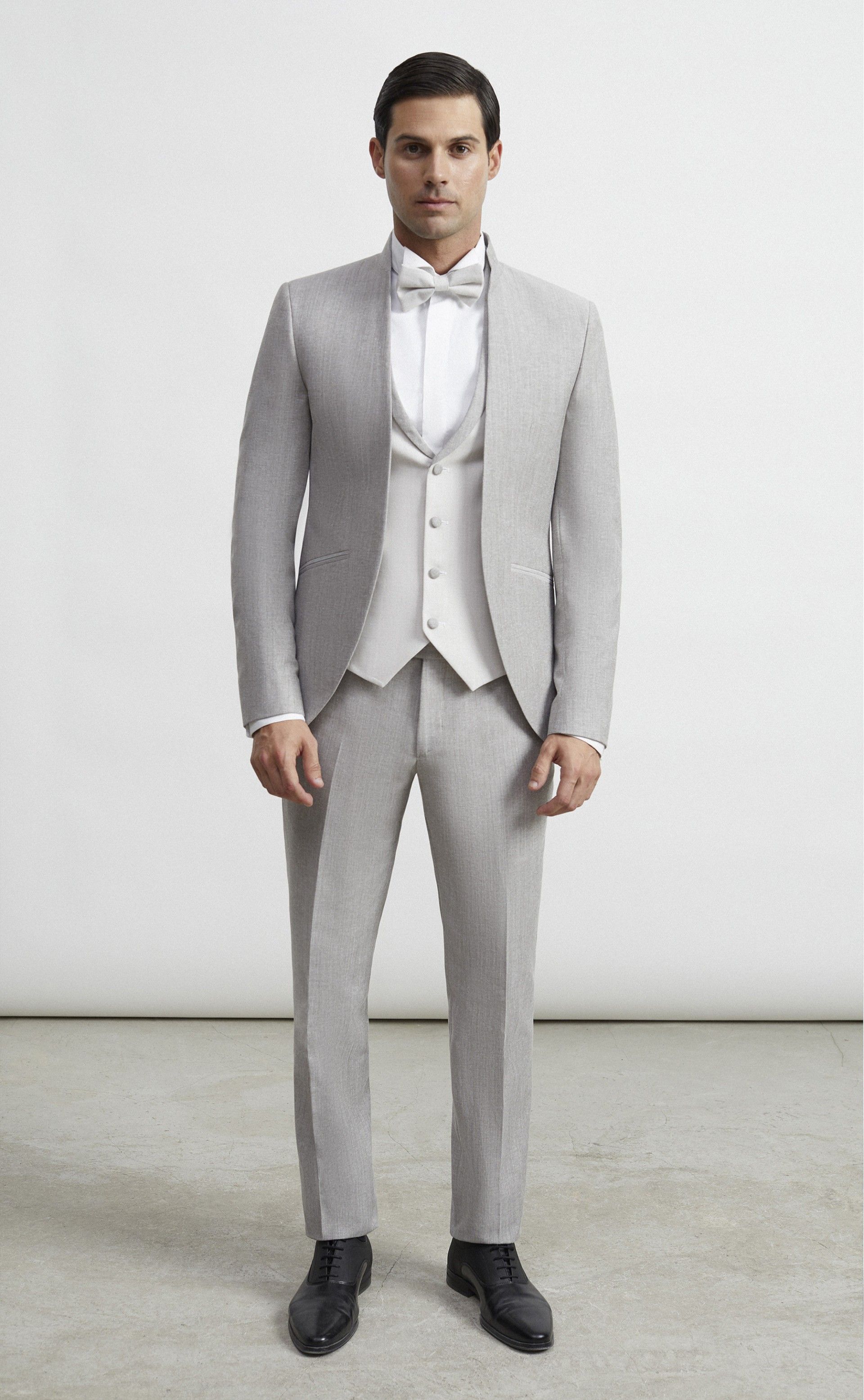 beige groom suit Ceremony 23.47.690