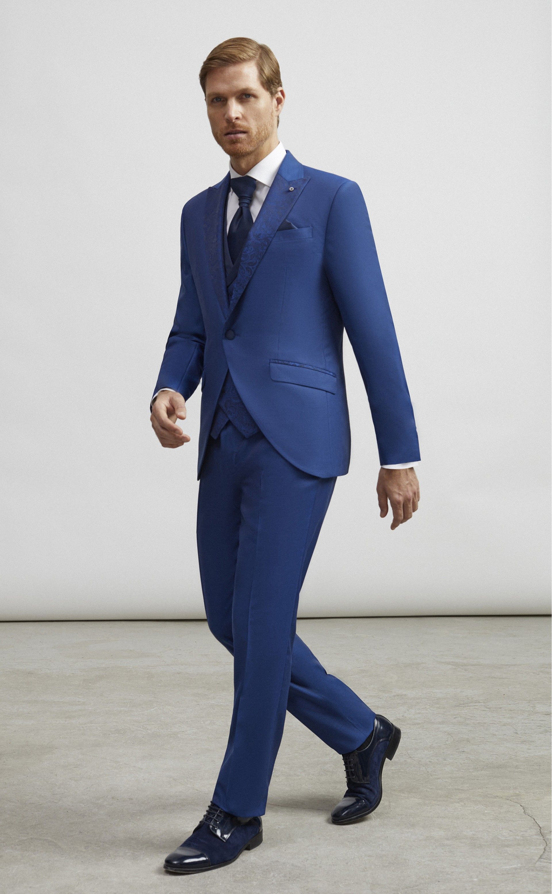 blue groom suit Ceremony 23.29.320