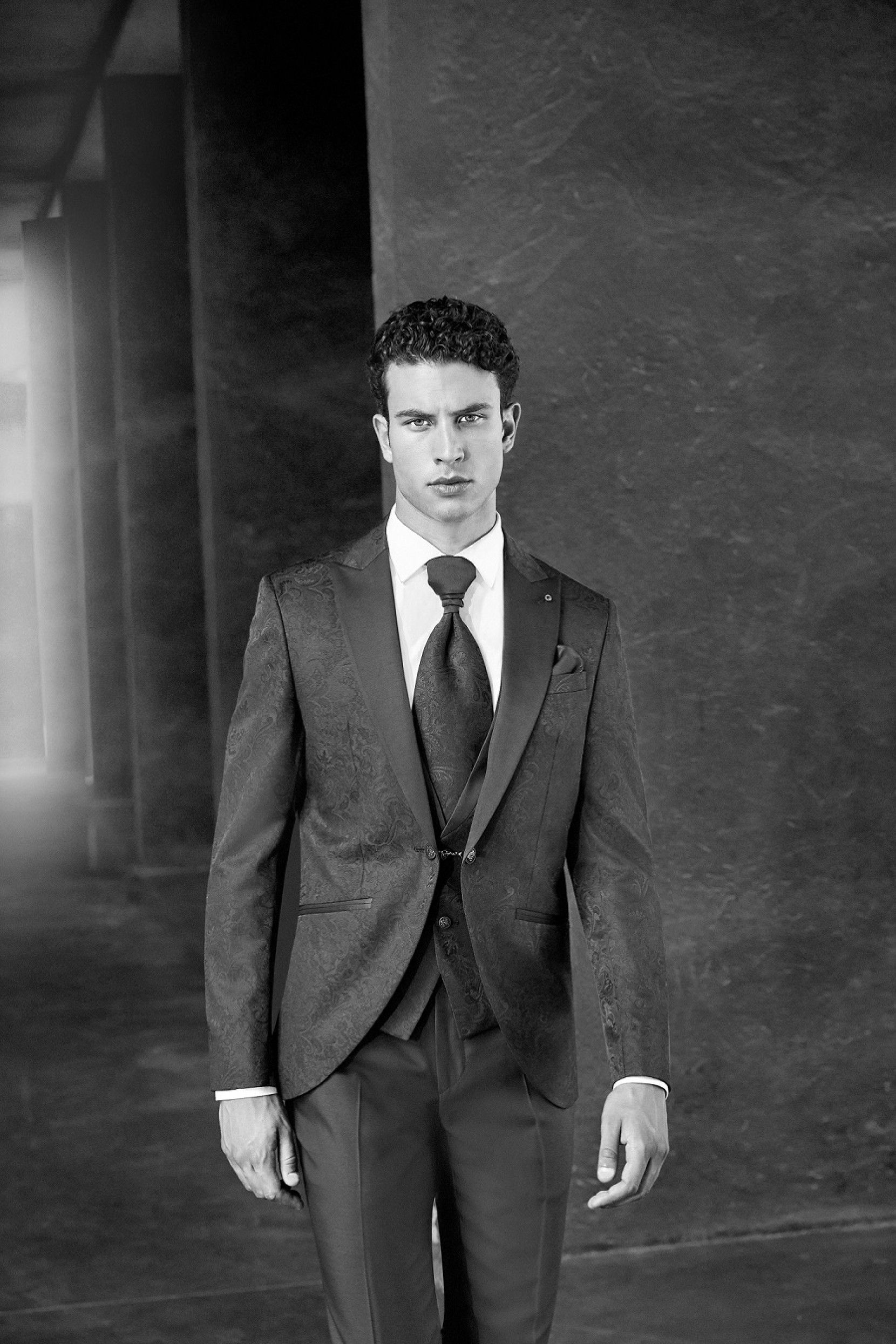 Can I wear my wedding suit on a New Year's Eve party?