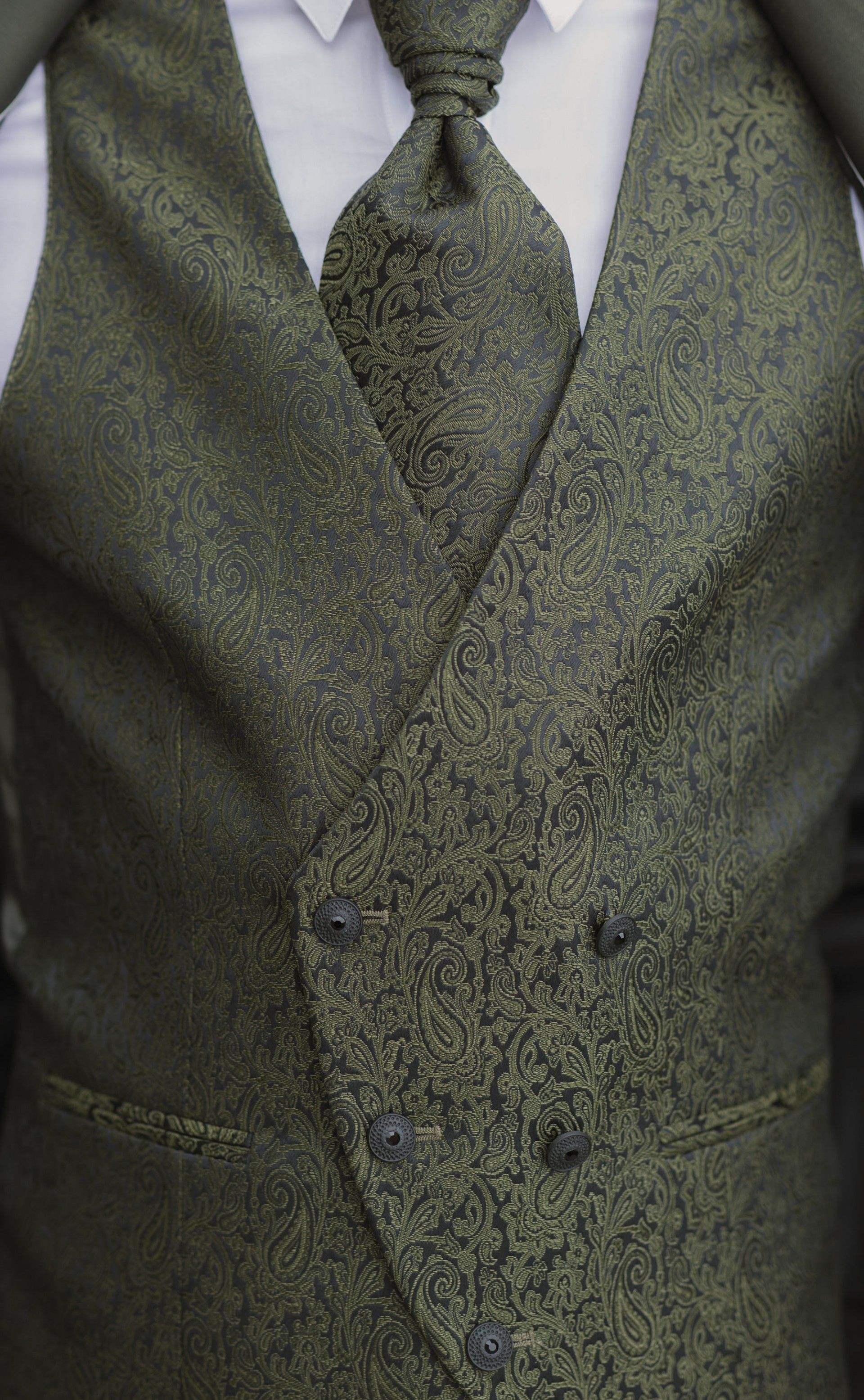 Green Groom Suit 26.34.800