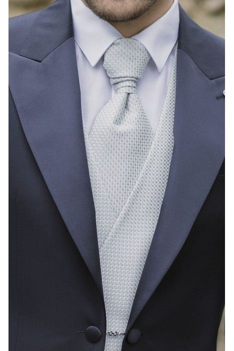 Groom Suit in Super 130's Wool Dark Blue ? Zignone Fabric 26.40.306 Groom Suit in Super 130's Wool Dark Blue ? Zignone Fabric 26.40.306