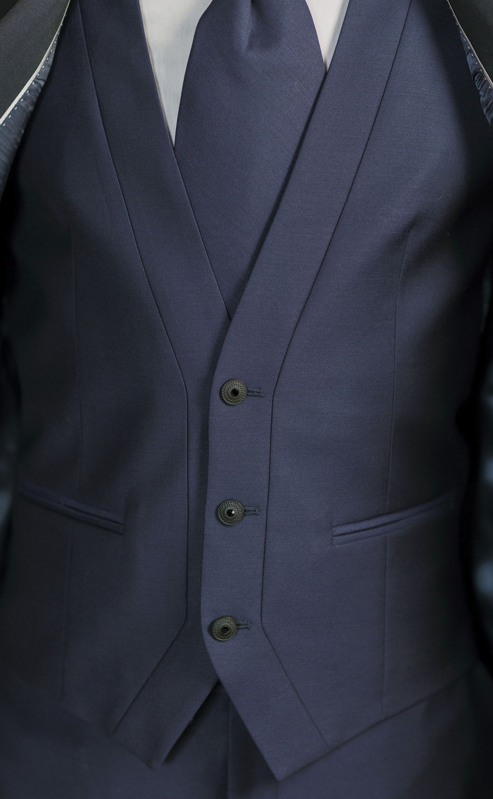 Abito da sposo in lana stretch blu ? Tessuto Zignone 26.03.310