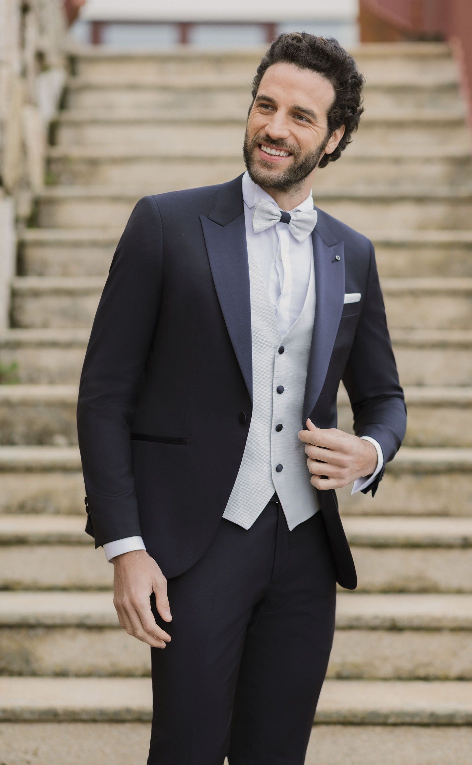 Abito da sposo in lana blu scuro ? Tessuto Zignone 26.22.305